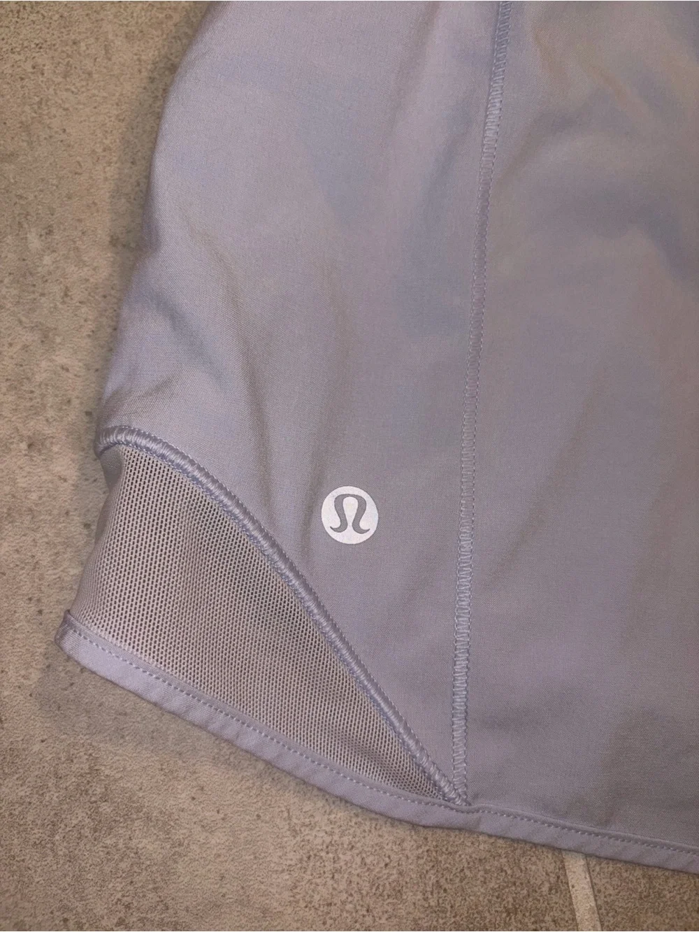 Lululemon 4” Hotty Hot Shorts • periwinkle • size 4
